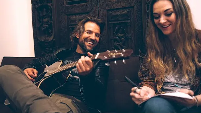 THE NEW ROSES - Hold Me Up (Feat. Gill Montgomery)