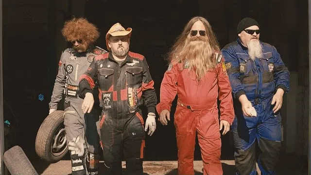 Malignant Tumour - Maximum Rock´n´Roll