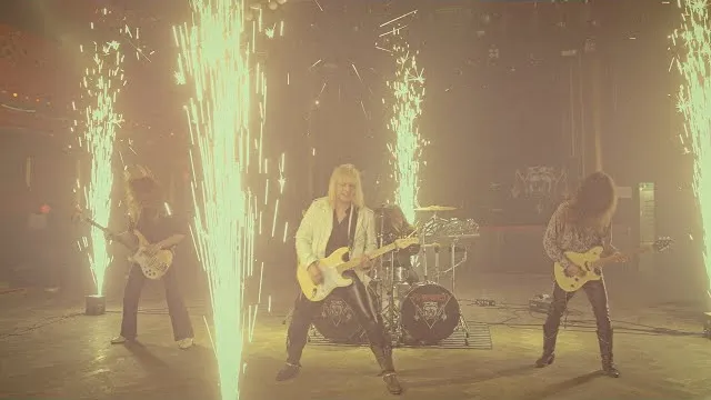 Savaged - Stars Are Falling