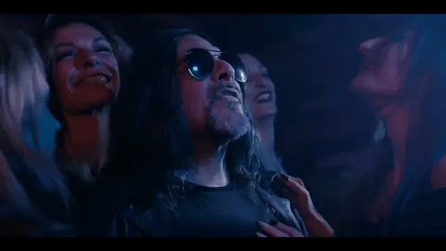HOLLER - Stormy