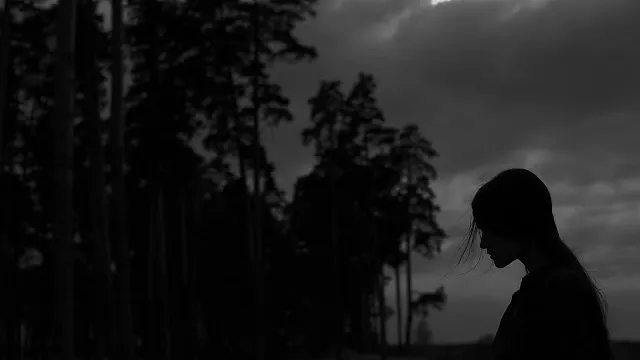 Evadne - The Pale Light Of Fireflies (Feat. Juan Escobar & Carline Van Roos